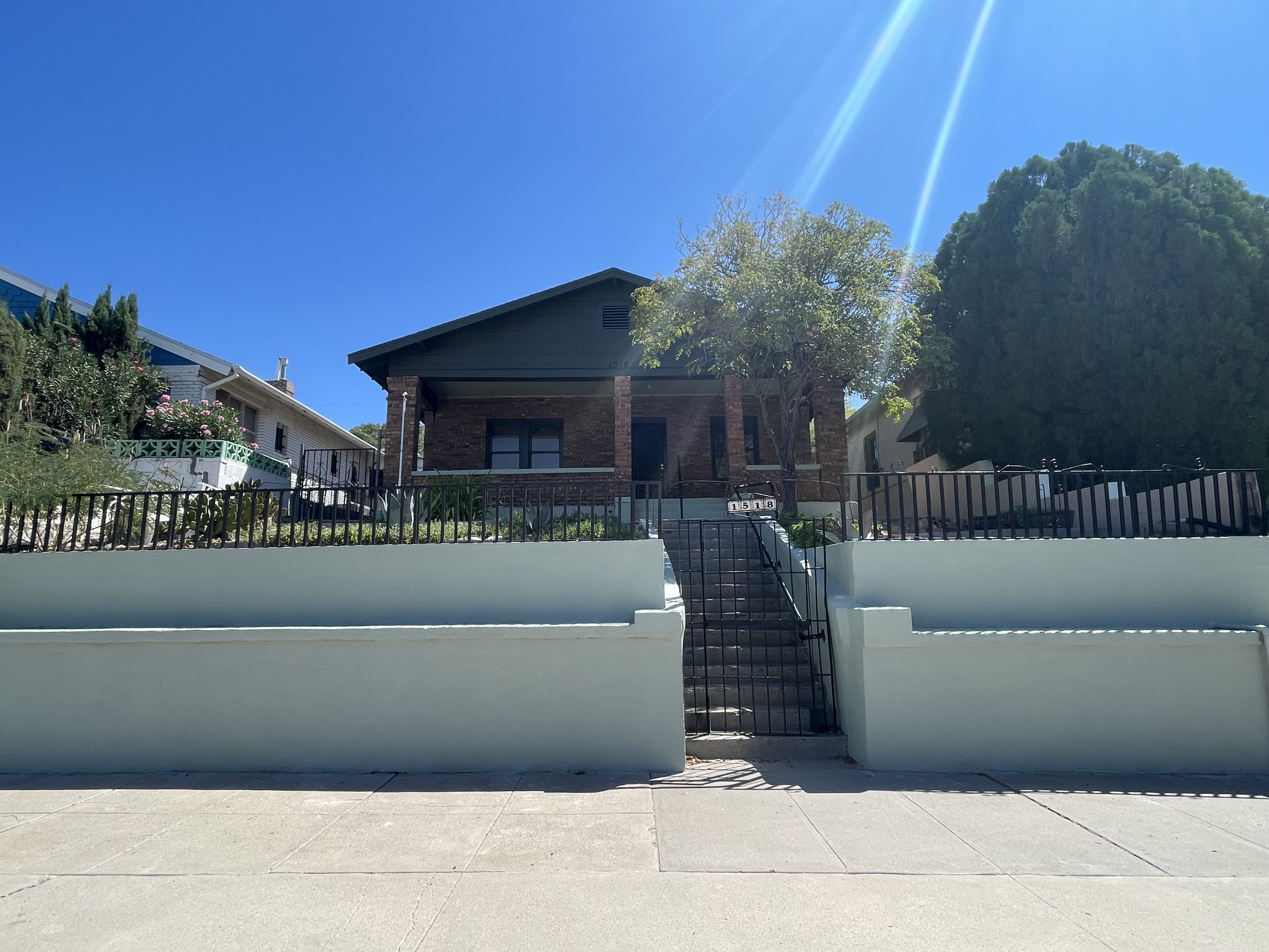 1518 Lawton