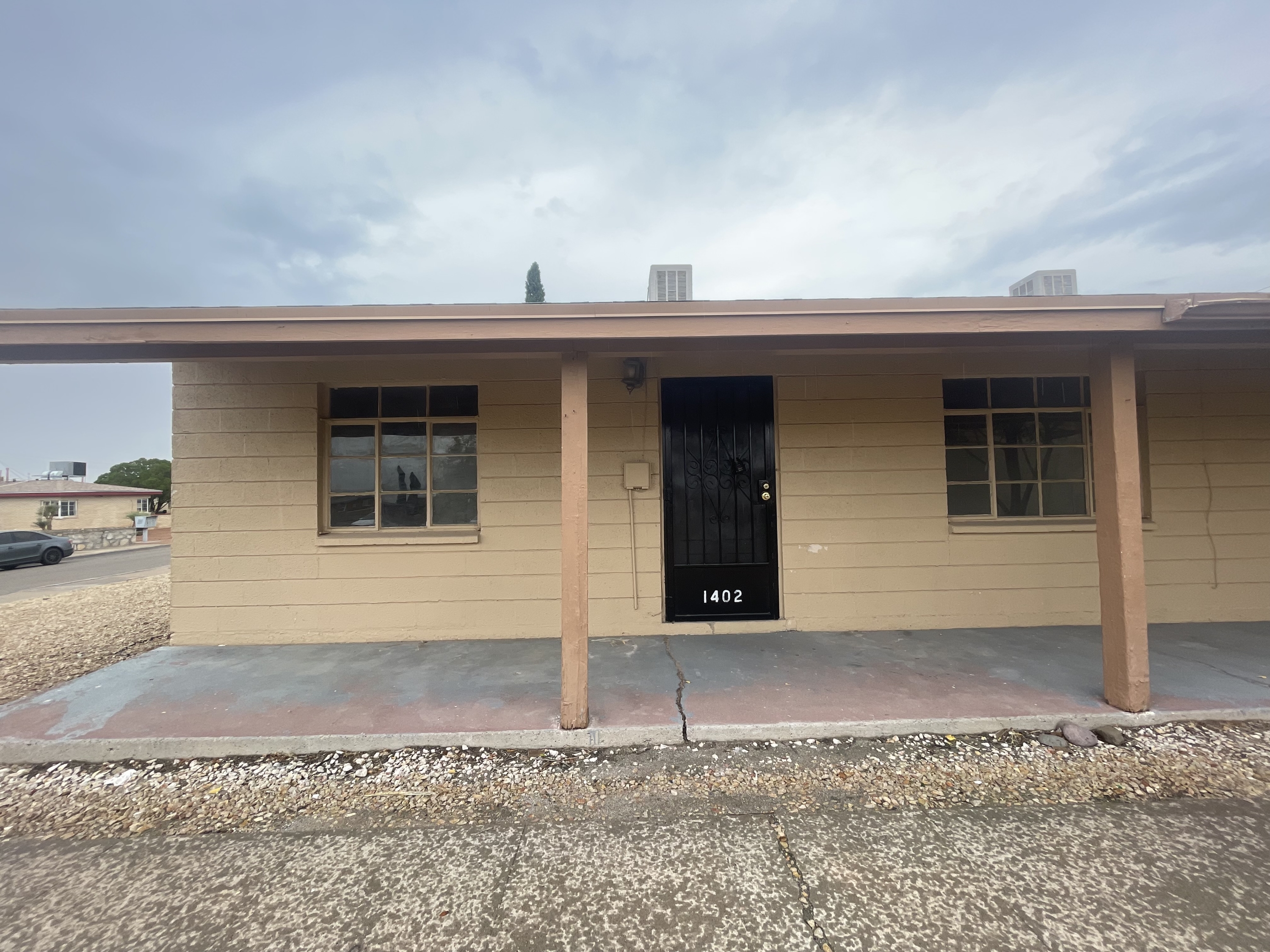 1402 St Johns